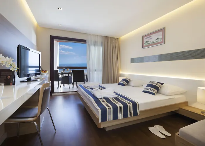 Admiral - By Liburnia & 4* אופטיה