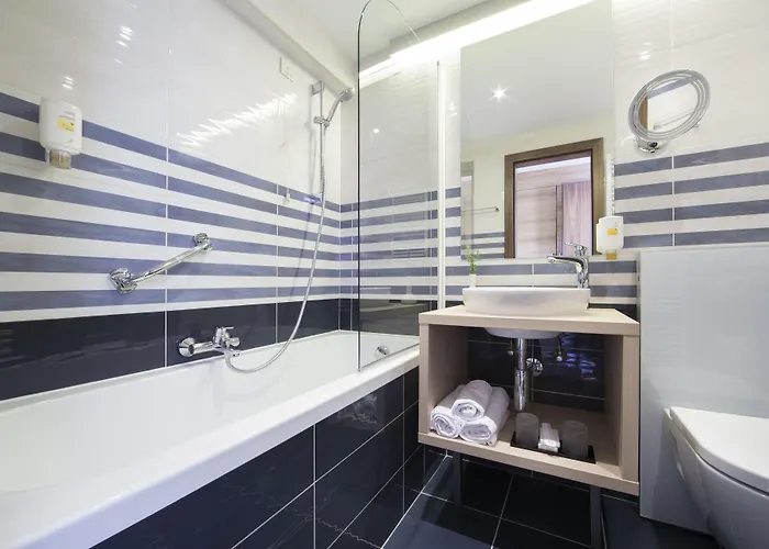 Admiral - By Liburnia & 4*