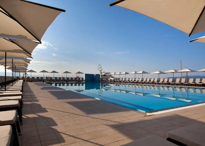 Admiral - By Liburnia & מלון