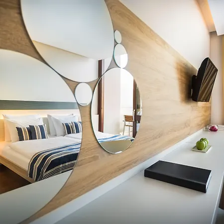 Admiral - By Liburnia & أوباتيا